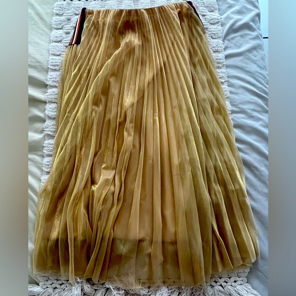Large. Boutique skirt